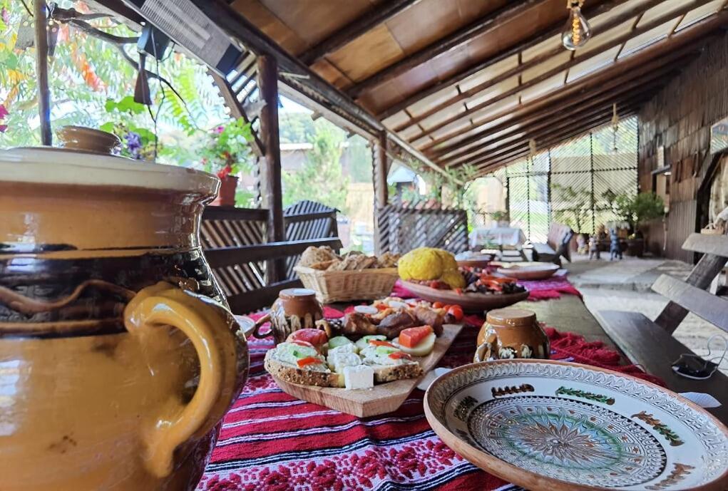 Lângă Stână Camping *