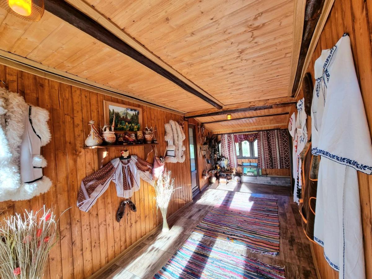 Lângă Stână * Curtea de Argeş