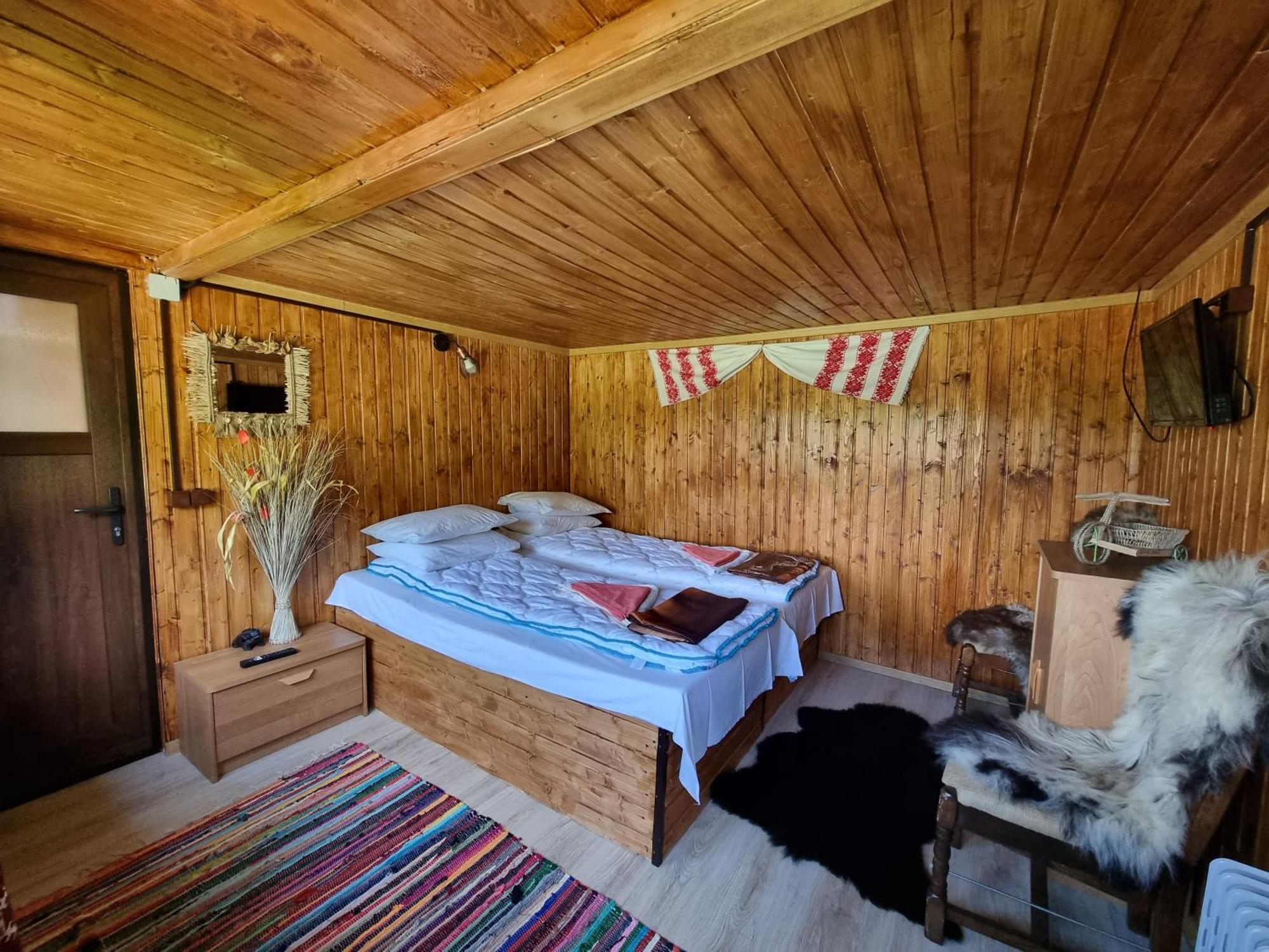 Lângă Stână Camping *